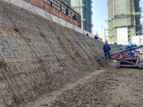 东兴建筑边坡支护
